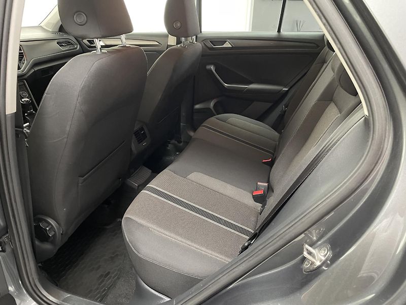Volkswagen T-Roc 1.5 TSi ČR 6M ACC TZ  - fotka 16 z 28