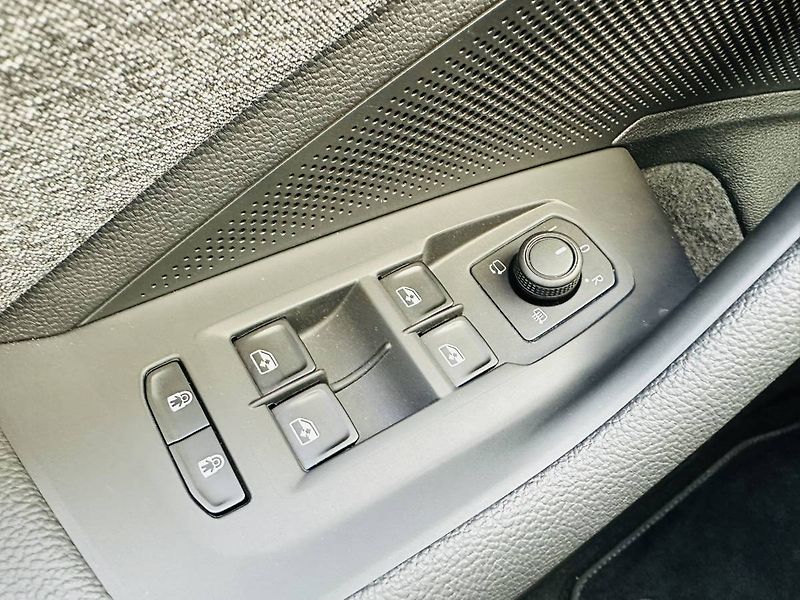 Škoda Superb Combi Selection 2.0TDI 110kW D - fotka 18 z 32