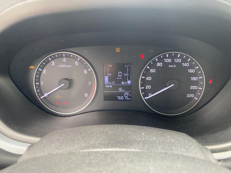 Hyundai i20 1.2i SELECT,NAJ.76TIS.KM!! - fotka 19 z 32