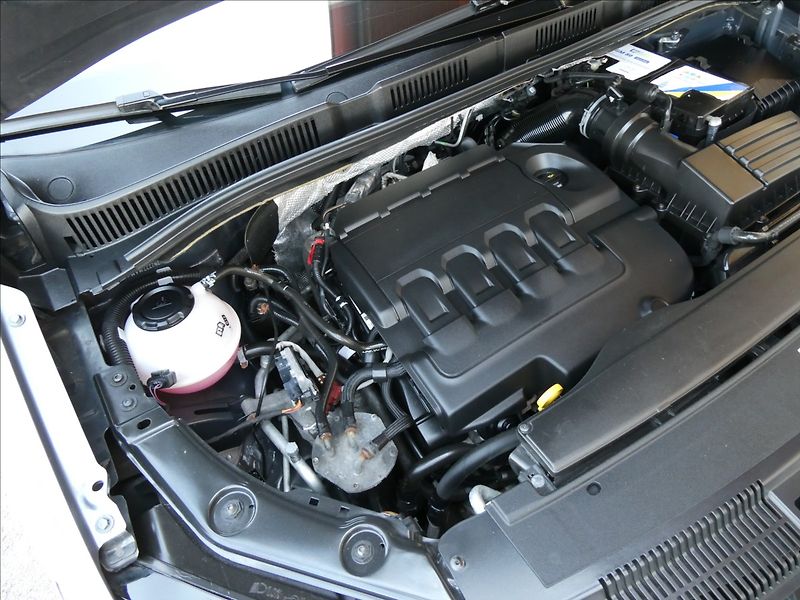 Volkswagen Sharan 2,0 TDi 110kW webasto, 2x kola - fotka 43 z 50