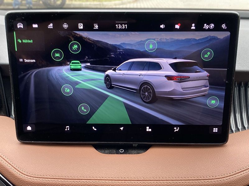 Škoda Superb (2025) Combi 1.5 TSI DSG L&K - fotka 15 z 41