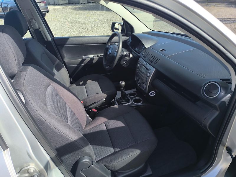 Mazda 2 (2007) 1.3 BENZÍN.DOL. KM - fotka 15 z 27