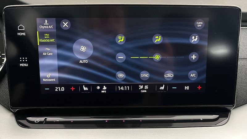 Škoda Octavia 2.0 TDI DSG Style Combi - fotka 25 z 26