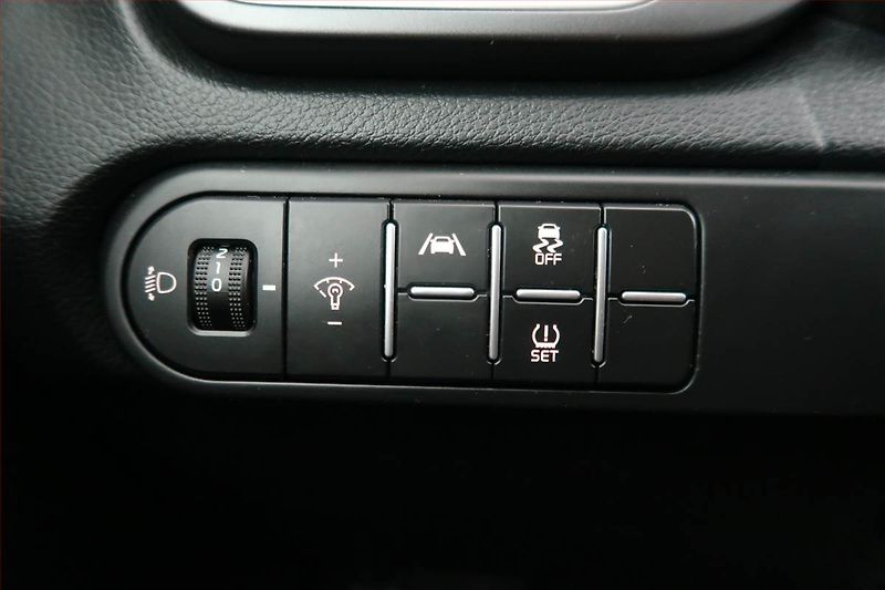 Kia Ceed (2021) 1.5 T-GDI - fotka 21 z 21