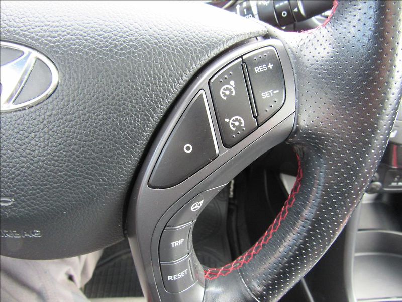 Hyundai i30 1,6 Turbo 137kW - fotka 21 z 35