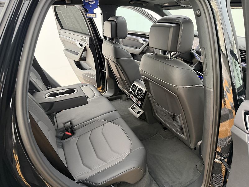 Volkswagen Touareg 3.0Tdi*210kw*1-MAJ*DPH*R-Line* - fotka 18 z 49