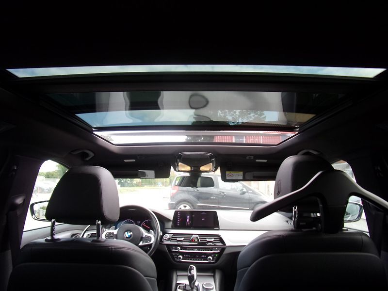 BMW Řada 5 (2019) 530D NAVI ALU NAVI M-PACKET - fotka 17 z 48