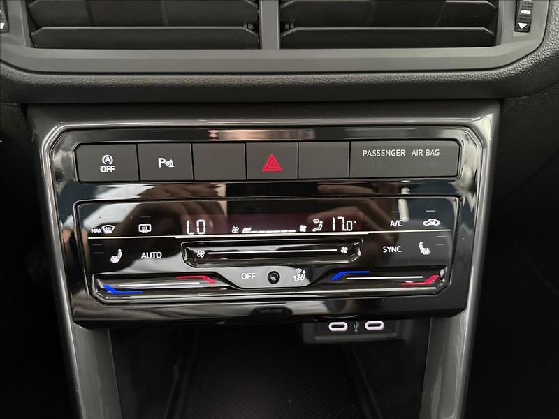 Volkswagen T-Cross 1,5   TSI 110kW,DSG,STYLE,1.MA - fotka 21 z 26
