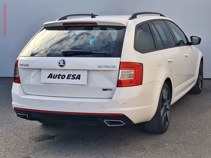 Škoda Octavia (2016) 2.0TDi, ČR, RS, bixen, kůže - fotka 4 z 13