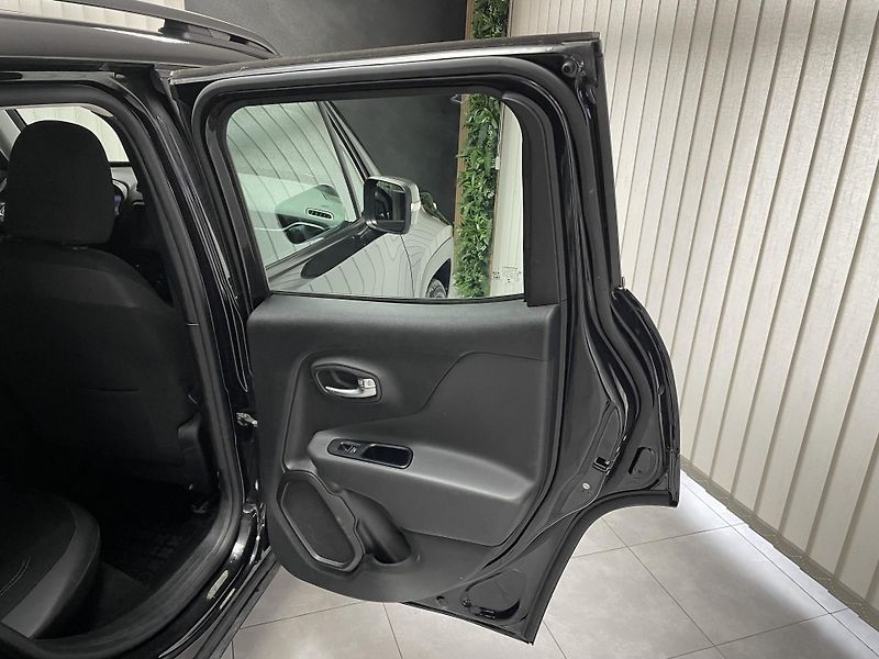 Jeep Renegade 1.3 T4 AT ČR 1.MAJ.SERVIS NAVI - fotka 14 z 23