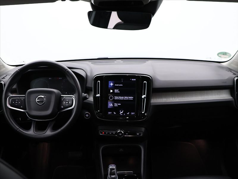 Volvo XC40 2,0 D3 110kW Aut. Inscription - fotka 24 z 32