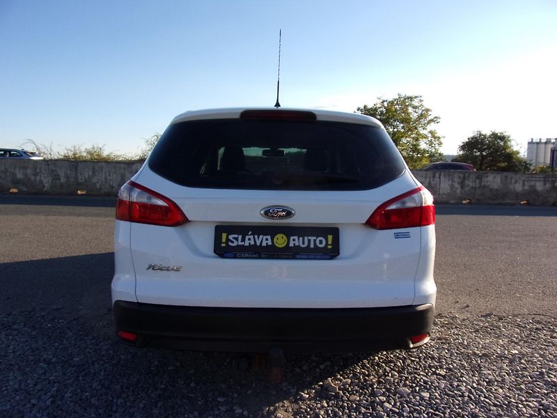 Ford Focus (2013) 1.6 TDCi 70kW ČR TAŽNÉ VÝHŘEVY - fotka 6 z 20