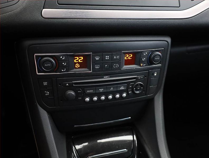 Citroën C5 (2009) 2.2 HDi, Tempomat - fotka 10 z 13