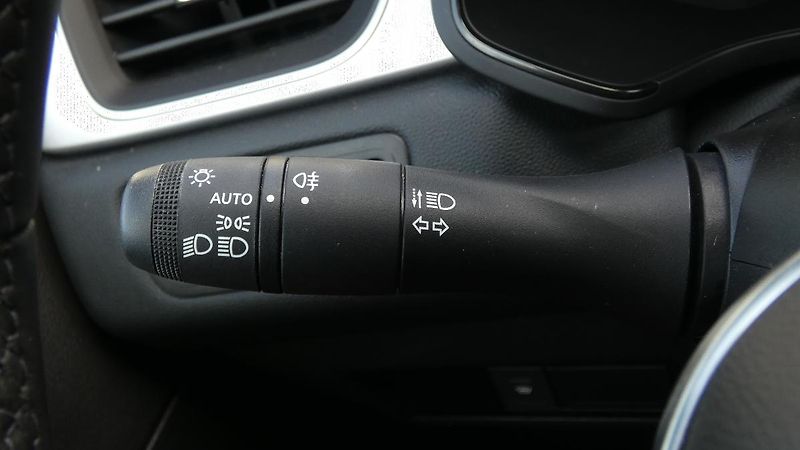 Renault Captur 1,3  TCe 140 Techno - fotka 10 z 22