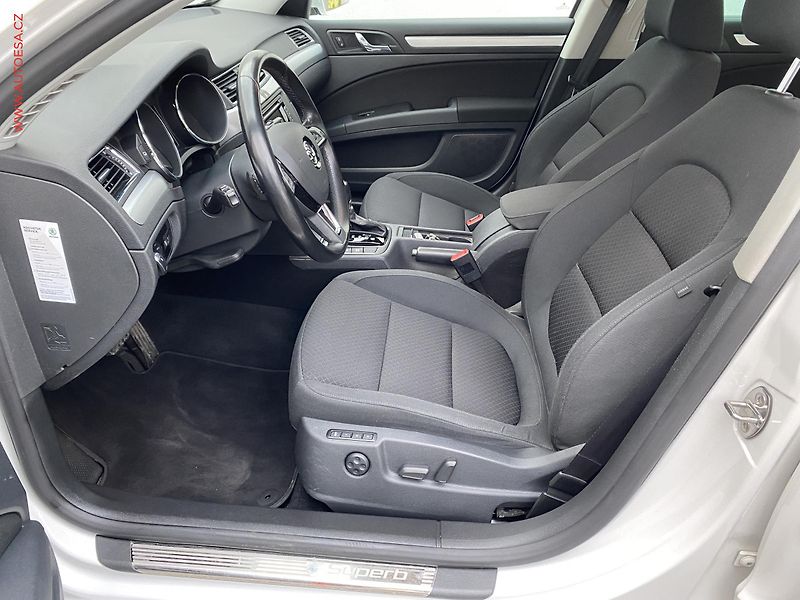 Škoda Superb (2014) 2.0 TDi, Exclusive, DSG - fotka 9 z 18