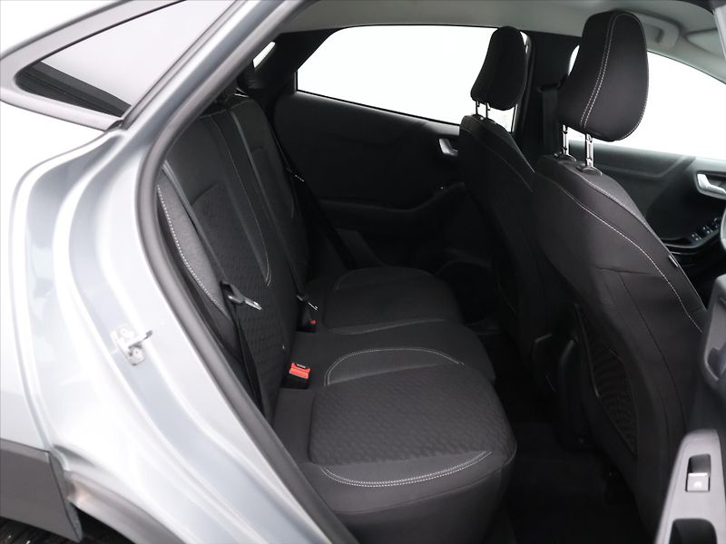 Ford Puma 1,0 EcoBoost mHEV 114kW Titani - fotka 13 z 28
