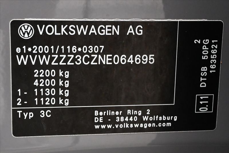 Volkswagen Passat 2,0 TDI 110kW DSG Business Zár - fotka 12 z 32