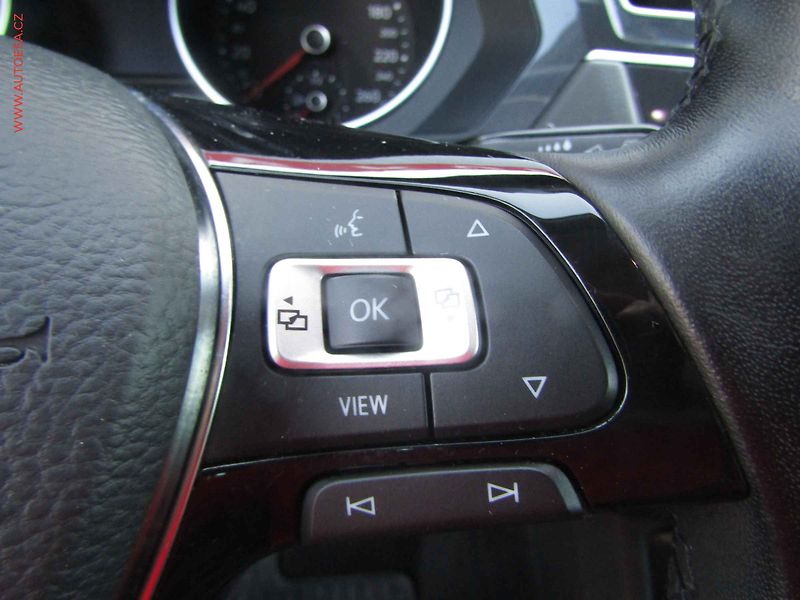 Volkswagen Tiguan (2019) 2.0 TDi, 2.maj,ČR, LED - fotka 13 z 20