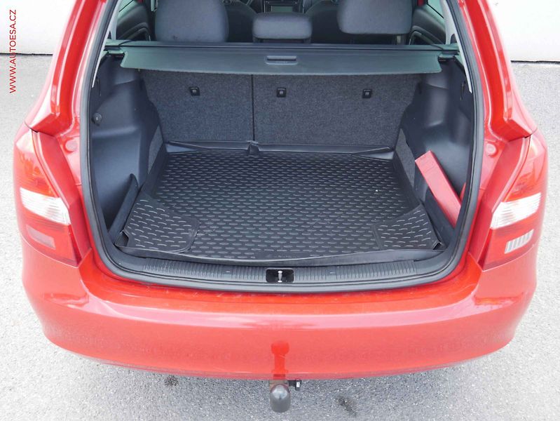 Škoda Fabia (2009) 1.6i 16V, AC, tažné - fotka 7 z 13