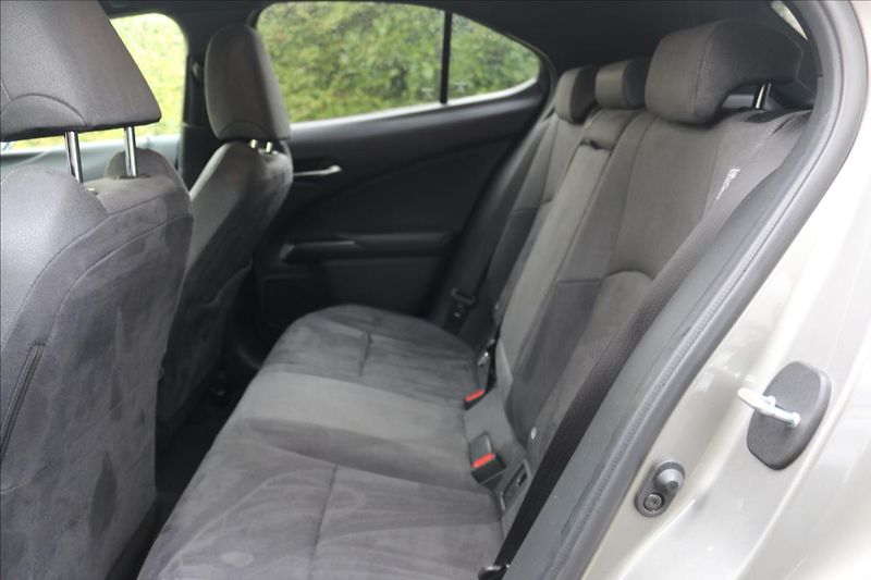 Lexus UX 250h 2,0 HEV, DSG, 1.Maj.  UX - fotka 49 z 64