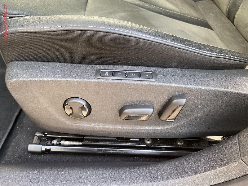 Škoda Octavia (2022) 2.0 TDi, Style, DSG, kůže, - fotka 14 z 21