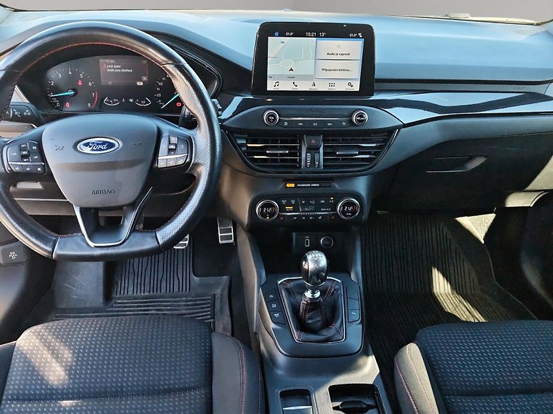 Ford Focus (2019) ST-Line, ČR, 1.majitel, SERVIS - fotka 14 z 17