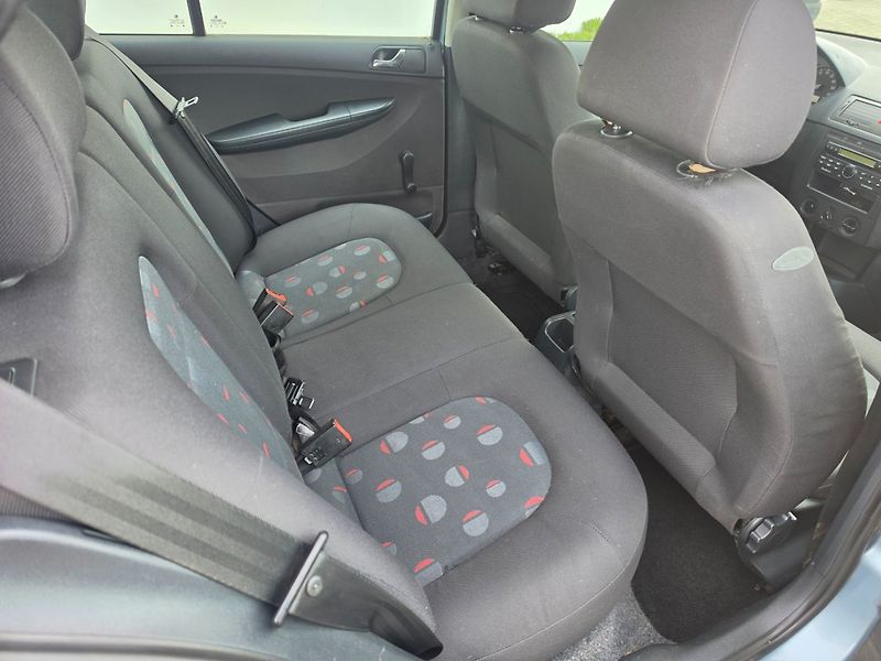 Škoda Fabia (2003) 1.4 i Serviska, Nová STK - fotka 12 z 19