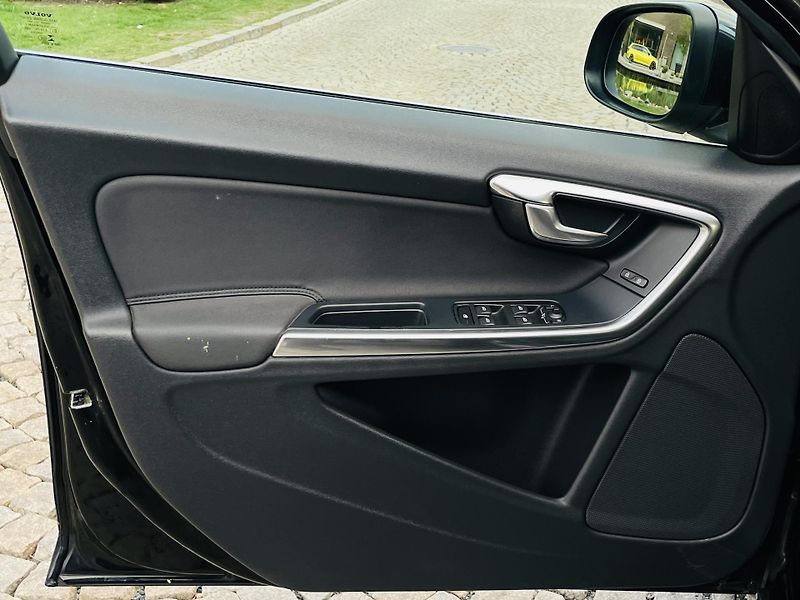 Volvo V60 2.4D5 MANUÁL VÝHŘEV SERVISKA - fotka 32 z 44