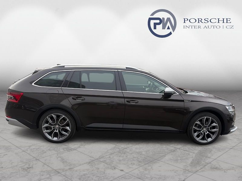 Škoda Superb 2.0TDi Scout DSG 140kW 4x4 - fotka 7 z 21