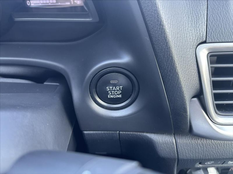 Mazda 3 2,0 i Attraction PLNÝ SERVIS - fotka 33 z 39