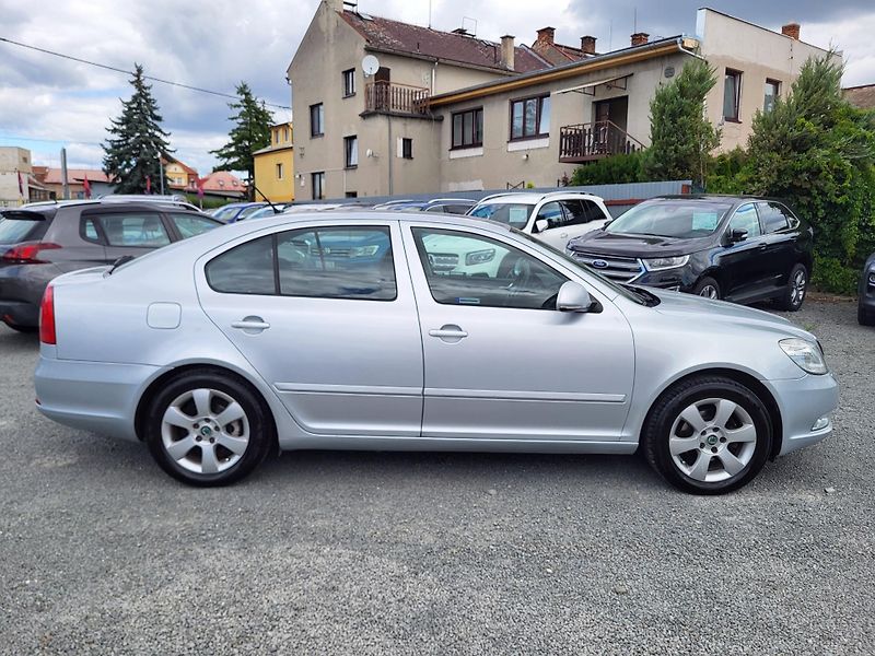 Škoda Octavia II FL 1.6 TDi 77kW ELEGANCE - fotka 5 z 47