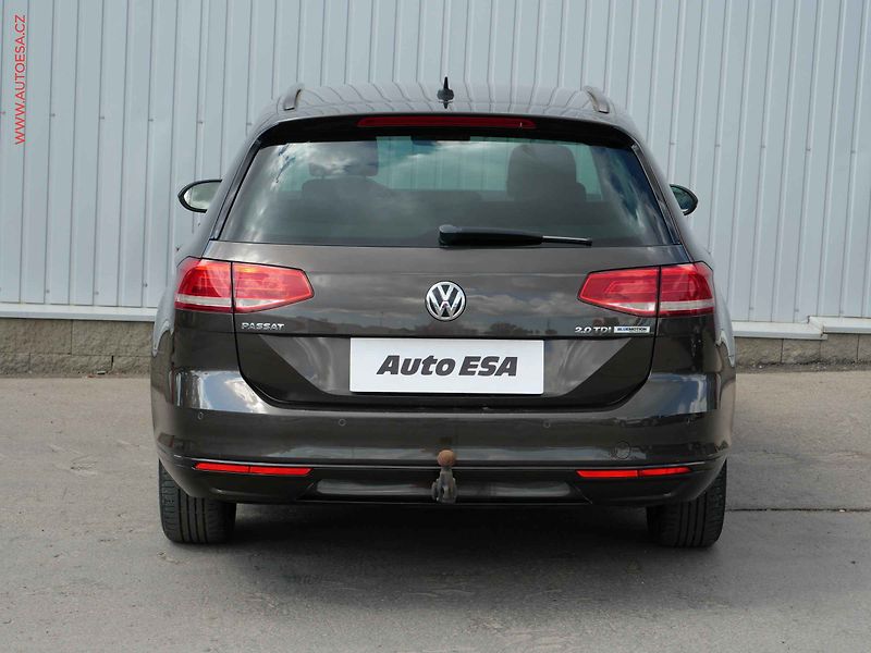 Volkswagen Passat (2016) 2.0 TDi, Comfortline - fotka 5 z 23