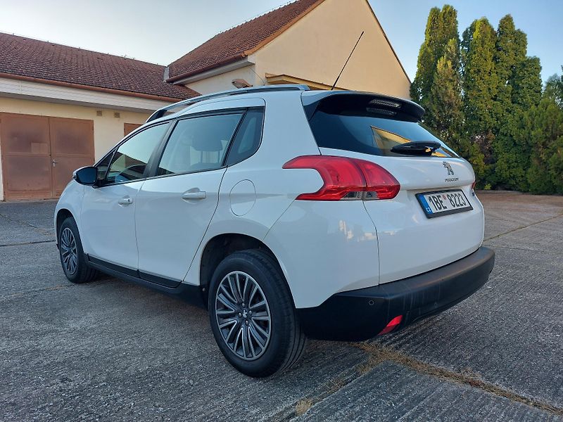 Peugeot 2008 (2015) 1,6VTi 88kw ČR 1.maj. - fotka 6 z 17