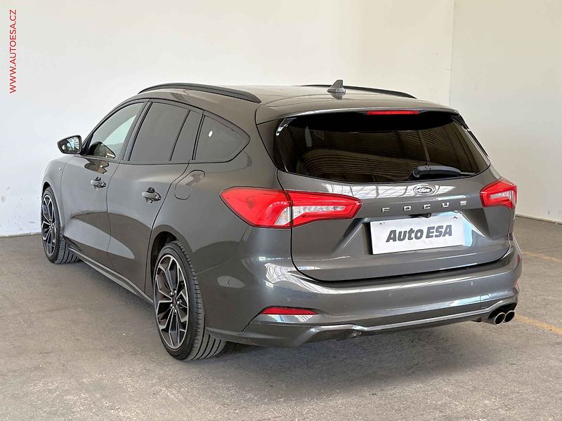 Ford Focus (2019) 1.0 EB, ST-Line, LED, navi - fotka 6 z 19