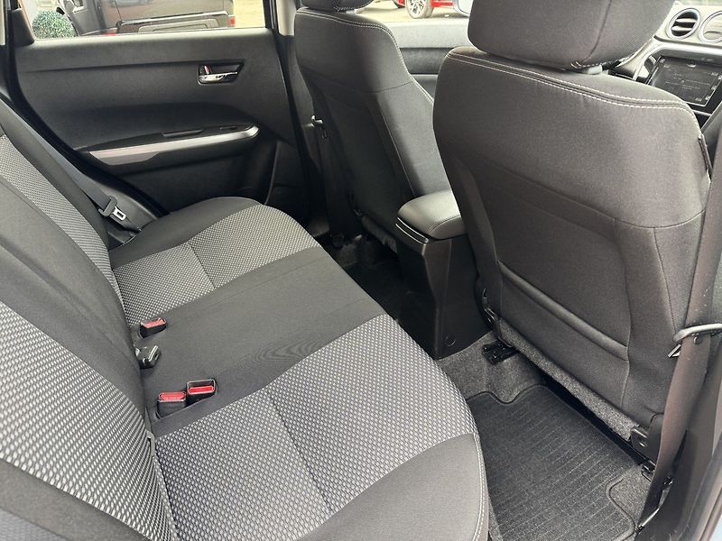 Suzuki Vitara (2021) 1.4 BoosterJet 4x4 Automat LED - fotka 21 z 49
