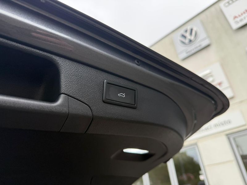 Škoda Superb Sportline 2.0 TDI 110KW DSG Co - fotka 29 z 29