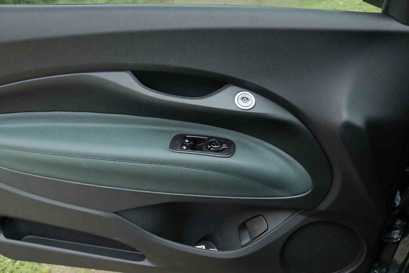 Automobilka Fiat se spojila se slavným módním domem a výsledkem je ta nejstylovější podoba klasické pětistovky.