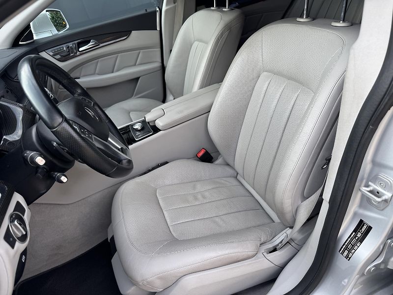 Mercedes-Benz CLS (2014) 350 CDI, 4Matic, AMG - fotka 40 z 64