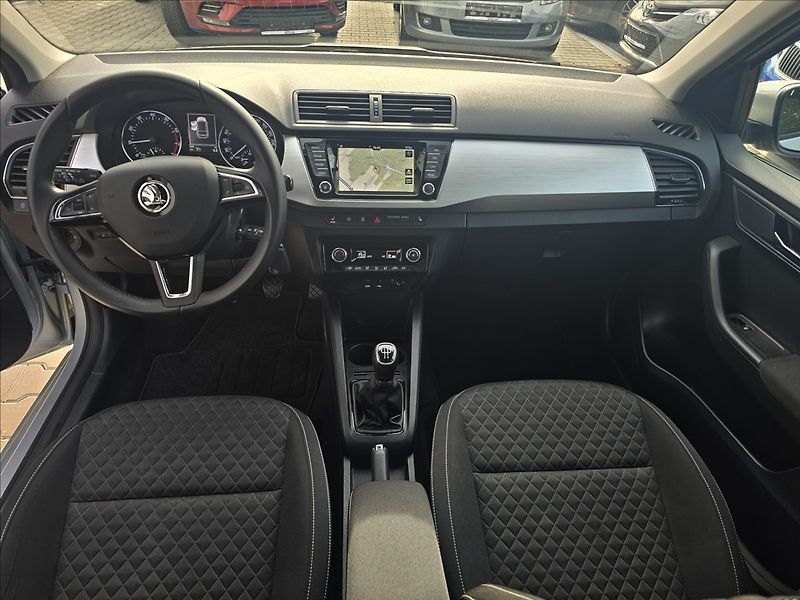 Škoda Fabia III 1,0 TSi 70KW Drive - fotka 27 z 44