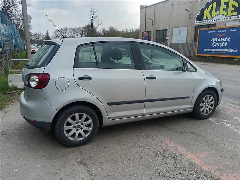 Volkswagen Golf Plus 1,9 TDi DSG  Comfortline - fotka 12 z 20