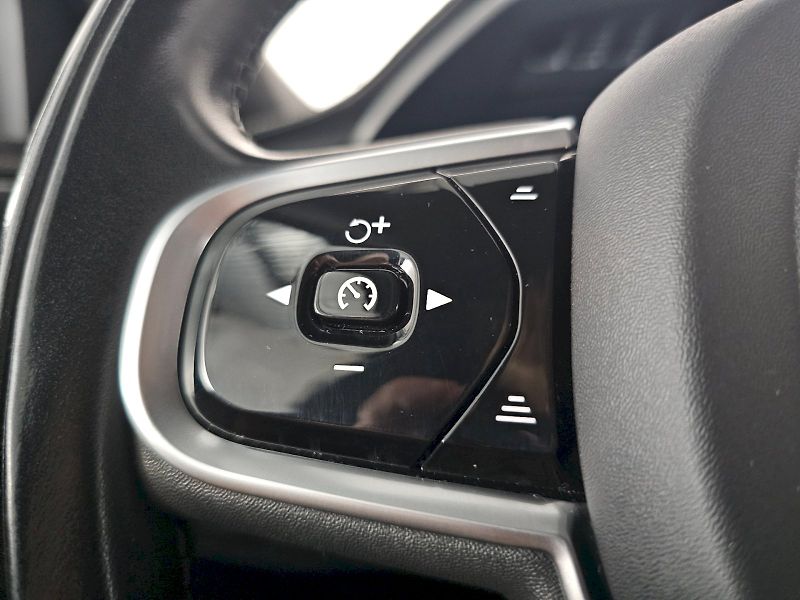 Volvo XC90 (2022) B5 AWD INSCRIPTION - fotka 9 z 34