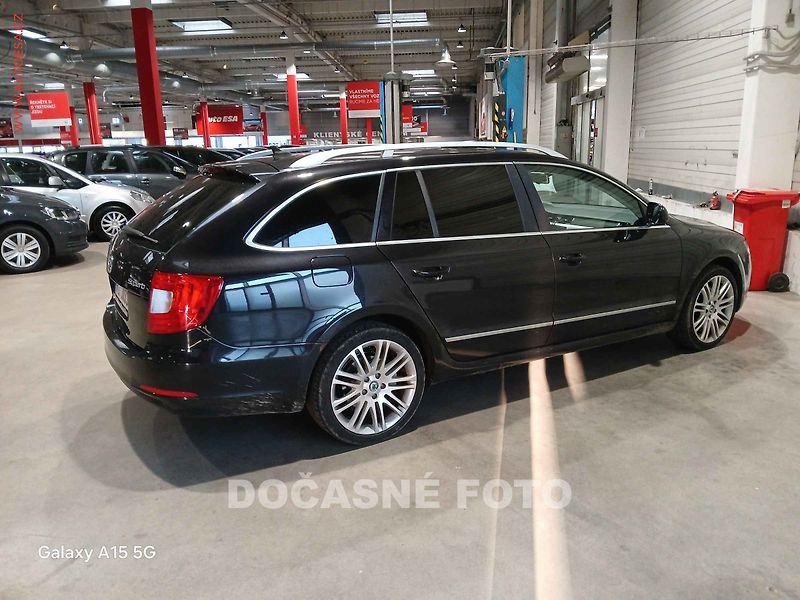 Škoda Superb (2011) 2.0 TDi, 1.maj, AT, navi - fotka 2 z 3