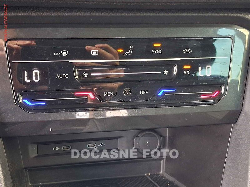 Volkswagen Tiguan (2021) 1.5 TSi, Life, DSG, kamera - fotka 13 z 17