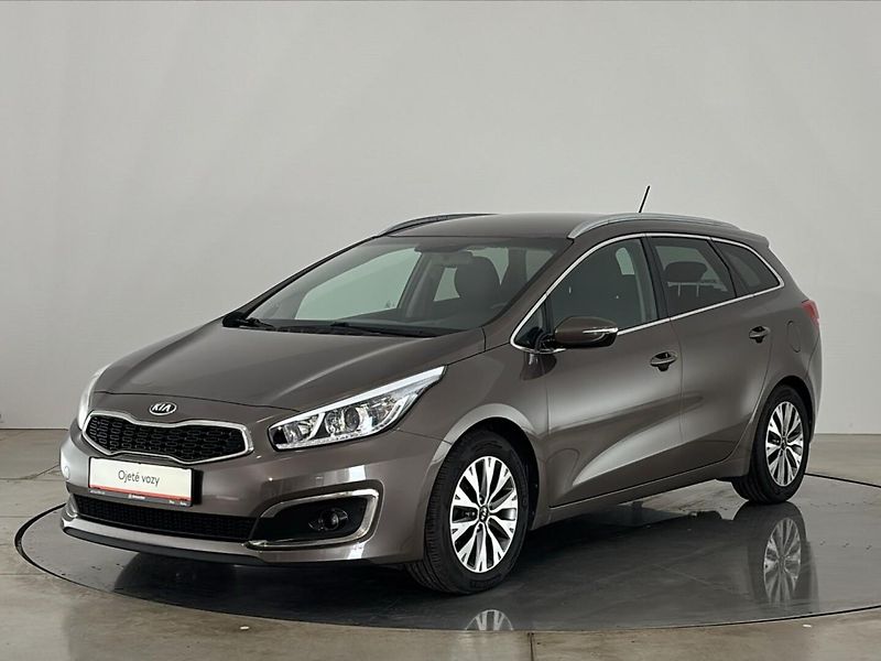 Kia Ceed Exclusive DCT - fotka 1 z 27