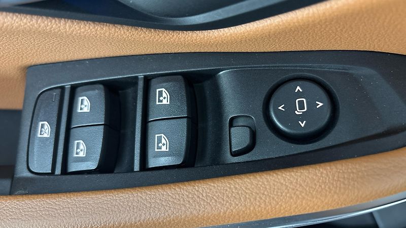 BMW Řada 3 320e AUT Luxury Line - fotka 20 z 27