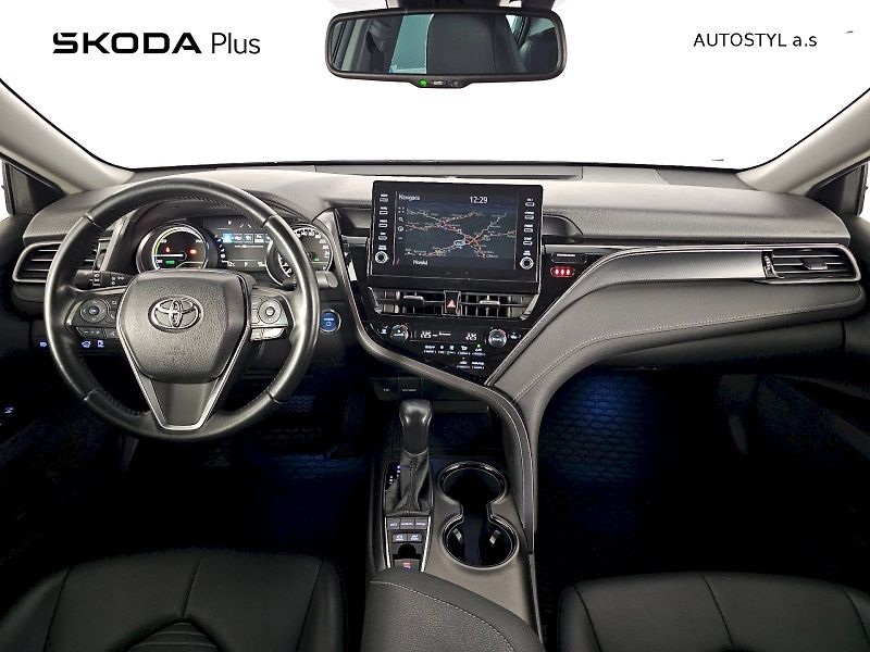 Toyota Camry (2023) 2.5HEV 218k PRESTIGE - fotka 5 z 32