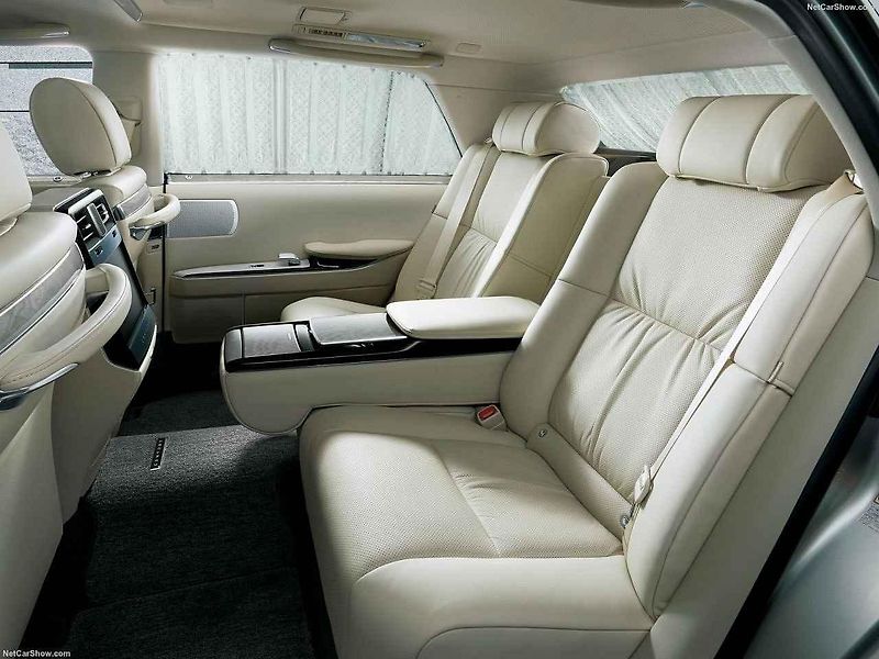 Toyota Century.
