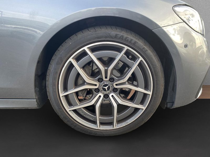 Mercedes-Benz Třídy E E 300d 4M AMG - fotka 22 z 28