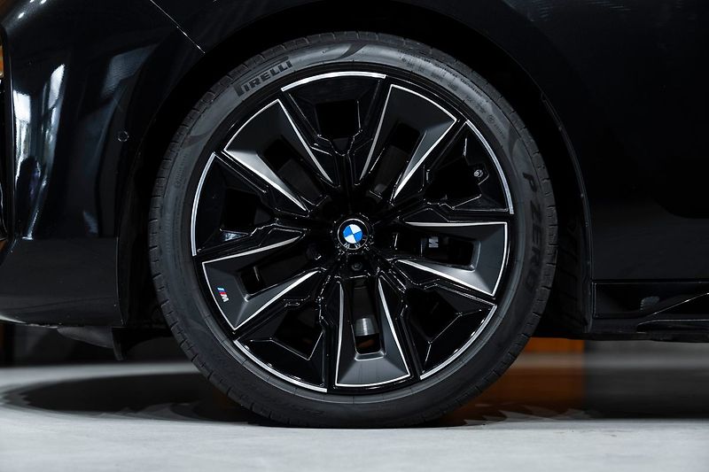 BMW Řada 7 d - fotka 5 z 26