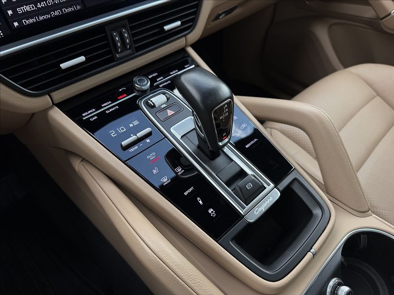 Porsche Cayenne 3.0 V6 Vzduch - fotka 18 z 26